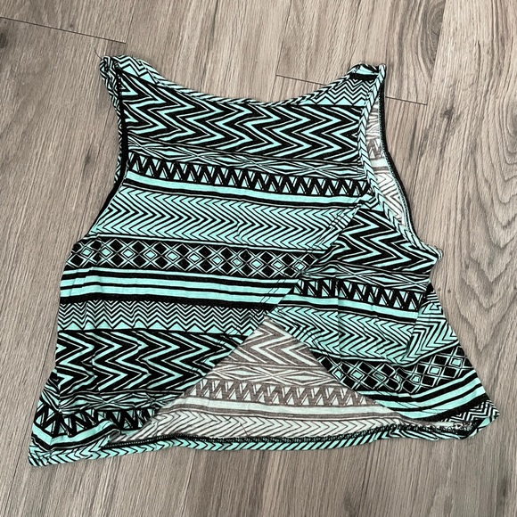 Blue and Black Crop Top Tank - Picture 4 of 5